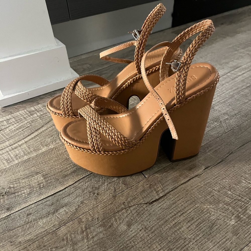 Schutz wedges - Picture 5 of 8